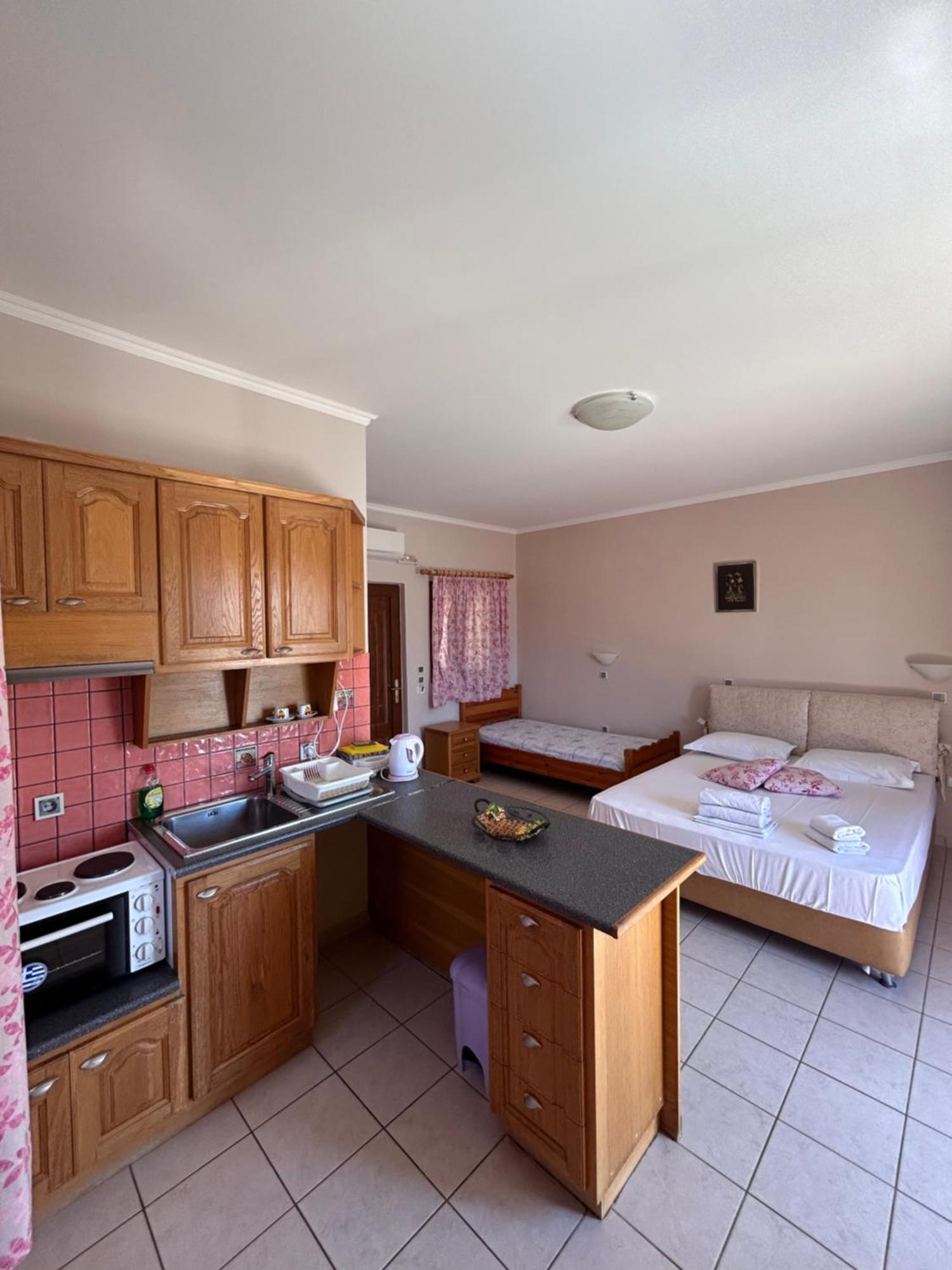 Dimitra Rooms Lefkada City Bagian luar foto