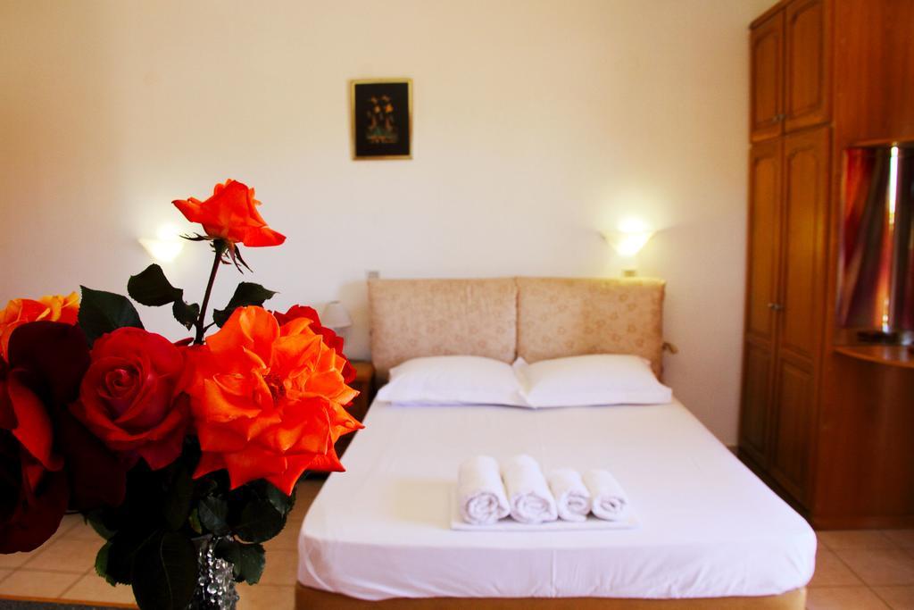 Dimitra Rooms Lefkada City Bagian luar foto